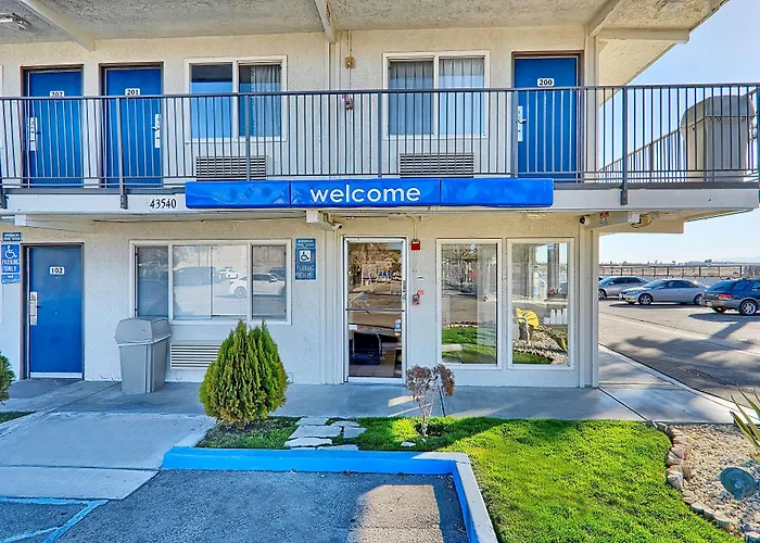 Motel 6-Lancaster, Ca