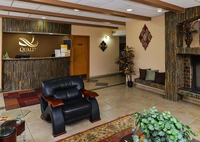 Quality Inn East Dubuque