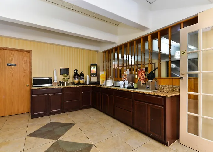Quality Inn East Dubuque