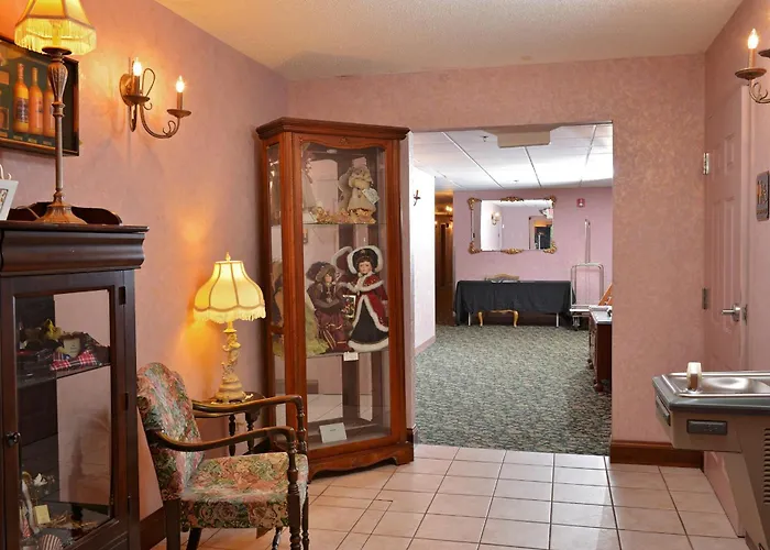 Ourguest Inn & Suites Downtown Port Clinton
