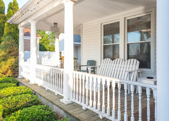 Ourguest Inn & Suites Downtown Port Clinton