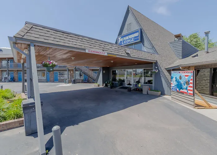 Thunderbird Lodge