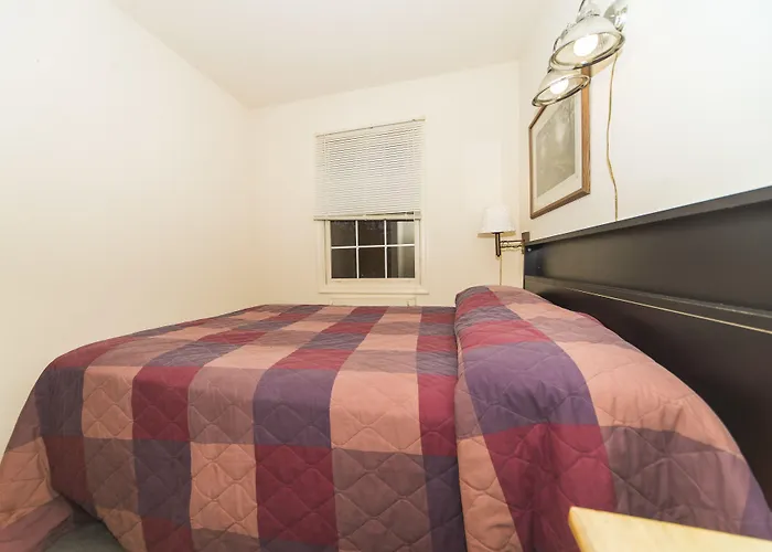 Summer Place Hotel