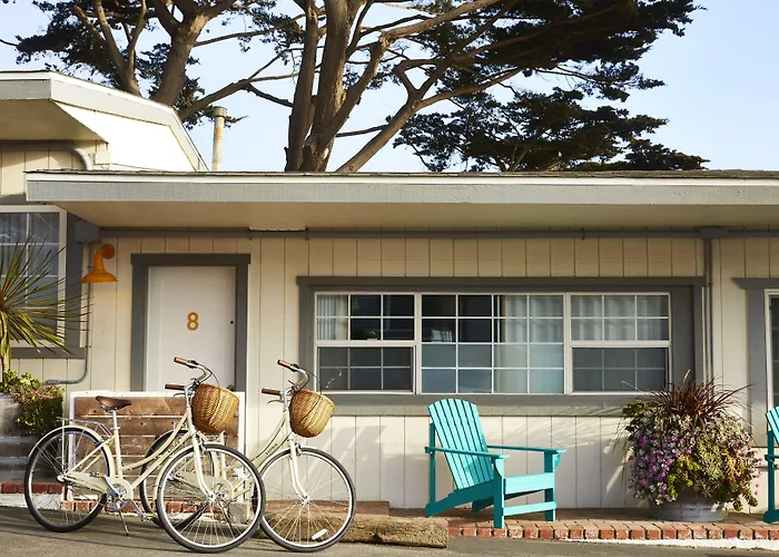 Cambria Beach Lodge