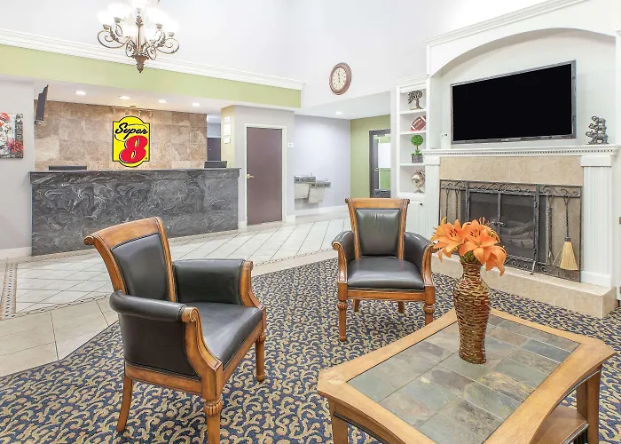 Super 8 By Wyndham Lowell/Bentonville/Rogers Area