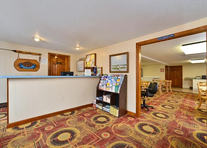 Captains Quarters Motel & Conference Center