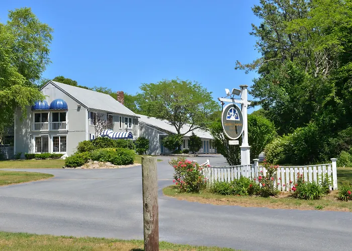 Captains Quarters Motel & Conference Center