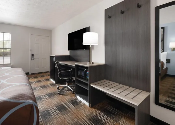 Super 8 By Wyndham Covington
