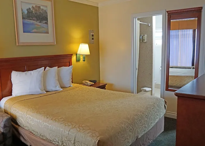 Redondo Inn And Suites