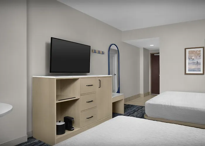 Hampton Inn & Suites Ocean City Bayfront-Convention Center