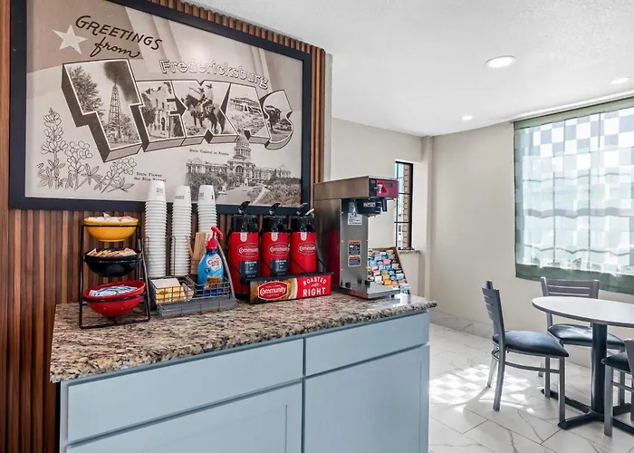 Super 8 By Wyndham Fredericksburg