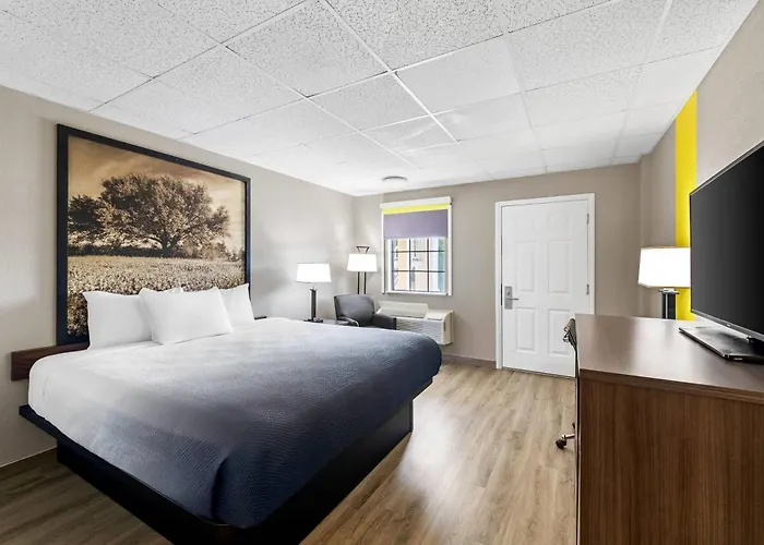 Super 8 By Wyndham Fredericksburg