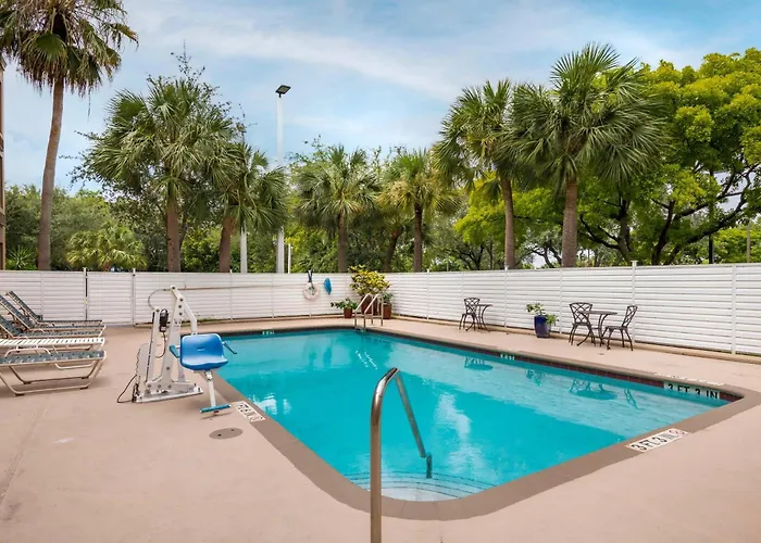 Comfort Inn & Suites Fort Lauderdale West Turnpike