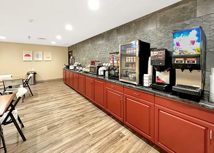 Estherville Hotel & Suites