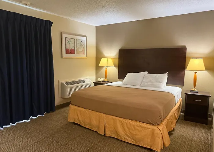 Clinton Inn & Suites