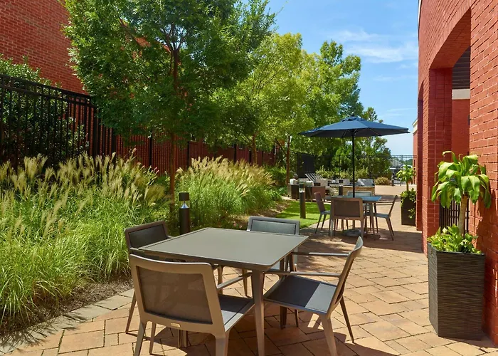 Courtyard By Marriott Carrollton