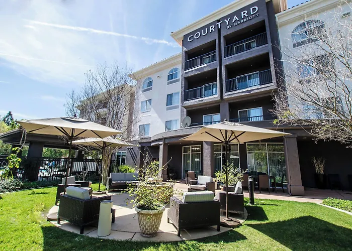 Courtyard Ventura Simi Valley