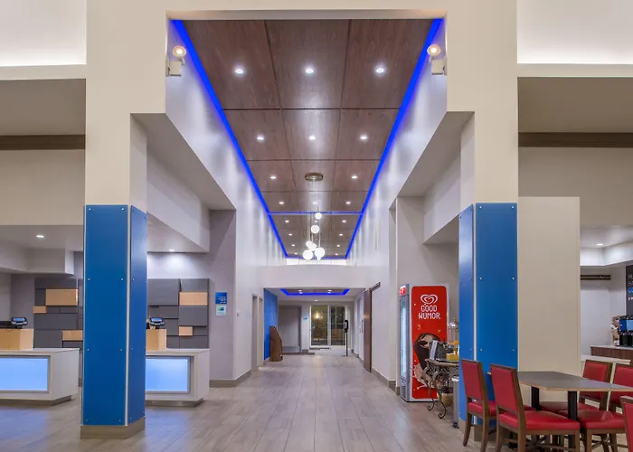 Holiday Inn Express Mystic By Ihg