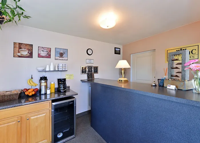 Majestic Inn & Suites