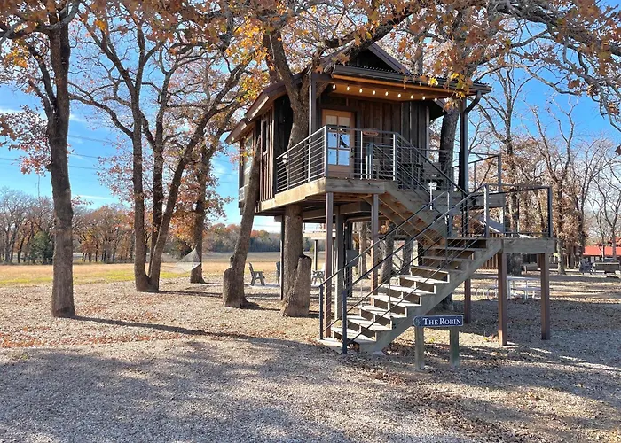 The Robin Treehouse 15 Min To Magnolia Baylor