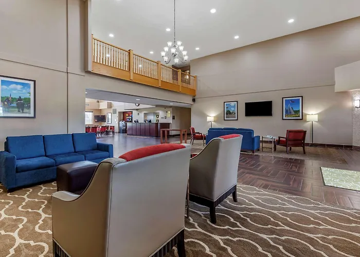 Comfort Suites Delavan - Lake Geneva Area