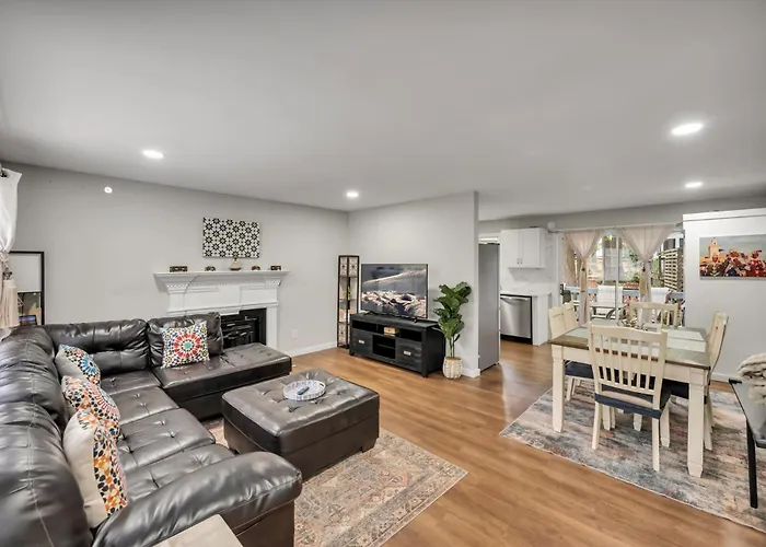 4 Beds, Near Unc, Packnplay, Walk To Golf, Kids Essentials