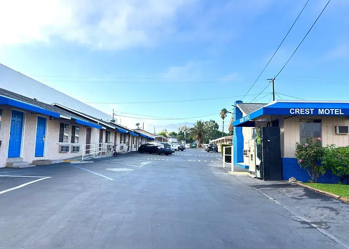 The Crest Motel