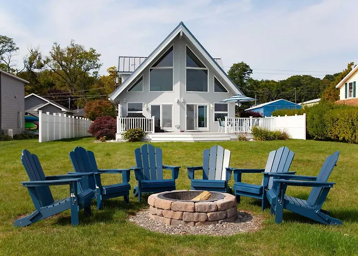 Katies Cottage Lakefront Stay With Hot Tub And Kayaks
