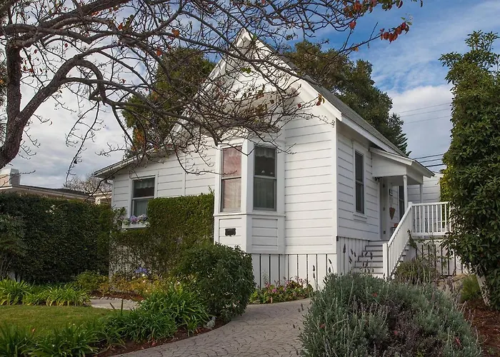 Summerland Stagecoach Cottage By Paradise Retreats