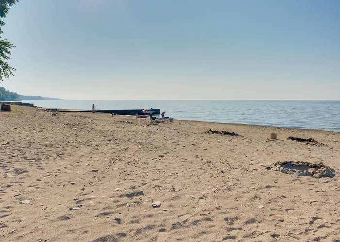 'Zen Haven' Lakefront Erie Home W/ Shore Access