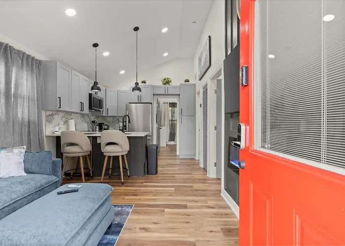 Private 2Br 2Ba Cottage Full Modern Amenities