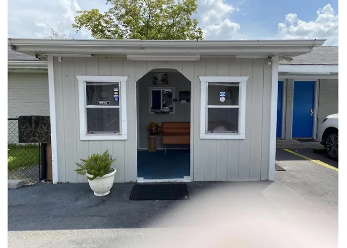 Motel 19 By Townhouse Baytown I-10