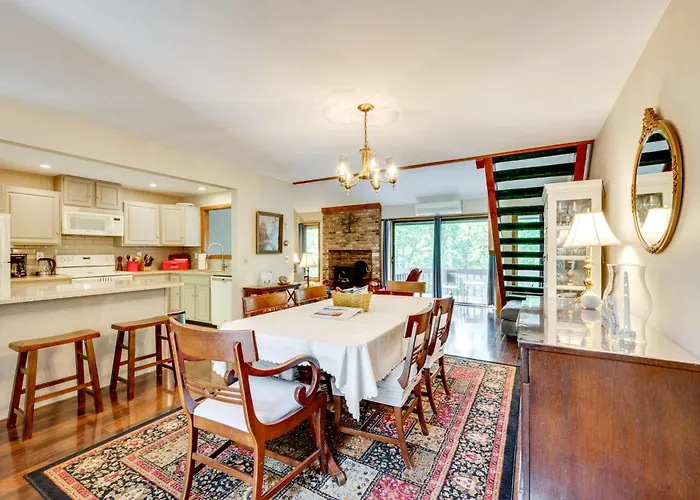 Near Skiing & Hiking! North Conway Gem W/ Balcony