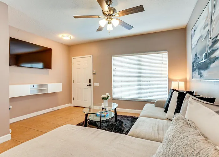Shop, Golf & More: Family Retreat In Wesley Chapel