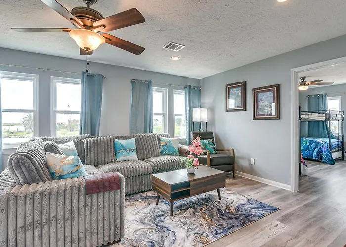 Private Home On Lagoon W/ Views In Hitchcock!