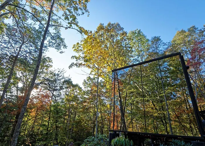 Luxury Mirror House-Private, Hot Tub, 1 Way Glass