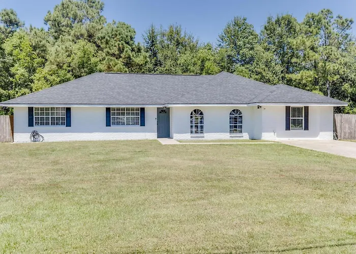 Waveland Gem By Next Step Property Management