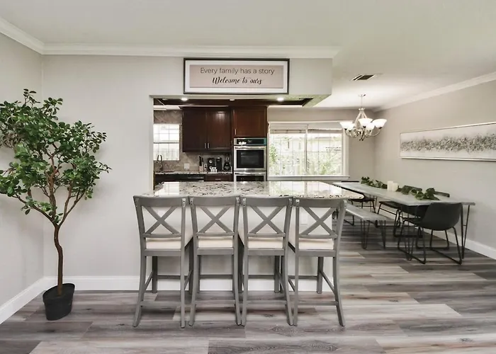 Lake Conroe & Golf Nearby In Quiet Conroe Neighborhood