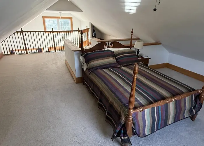 The Woodland Loft At Falmouth