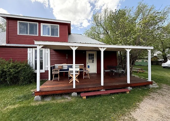 Charming Montana Bungalow With Madison River Views, Steps From Main Street In Ennis, Mt