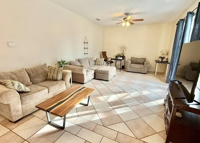 Spacious House With Pool And Hot Tub Near Tampa