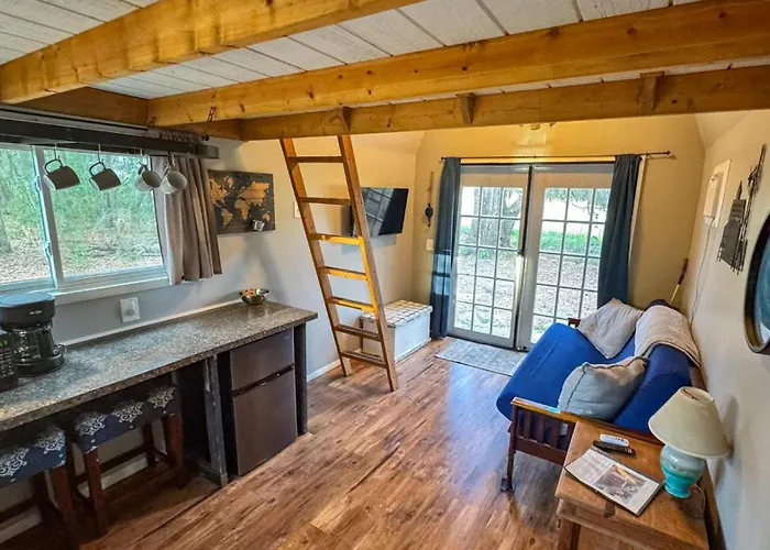 Tiny Barn At Windy Oaks