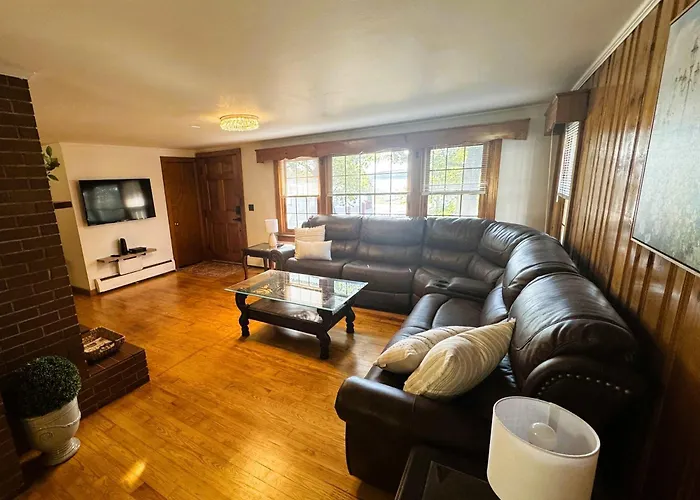 Naples Village Retreat - Heart Of The Lakes Region