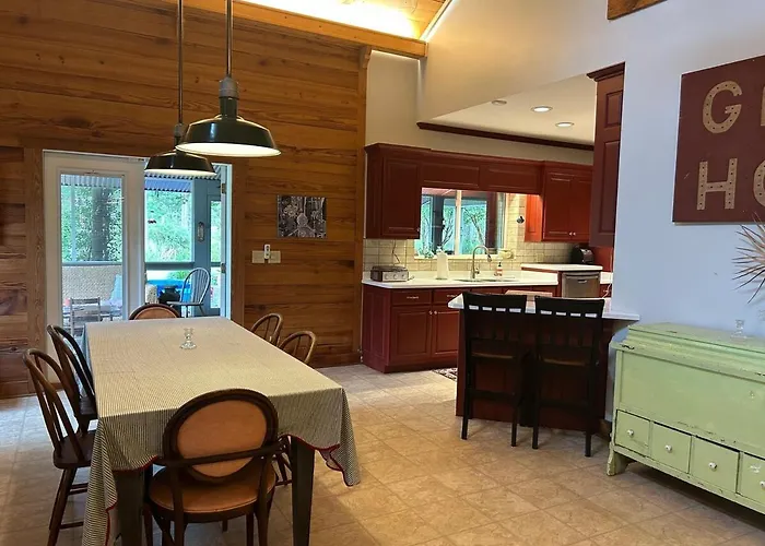 Dreamy 3Br Pondside Home With Nature Trails