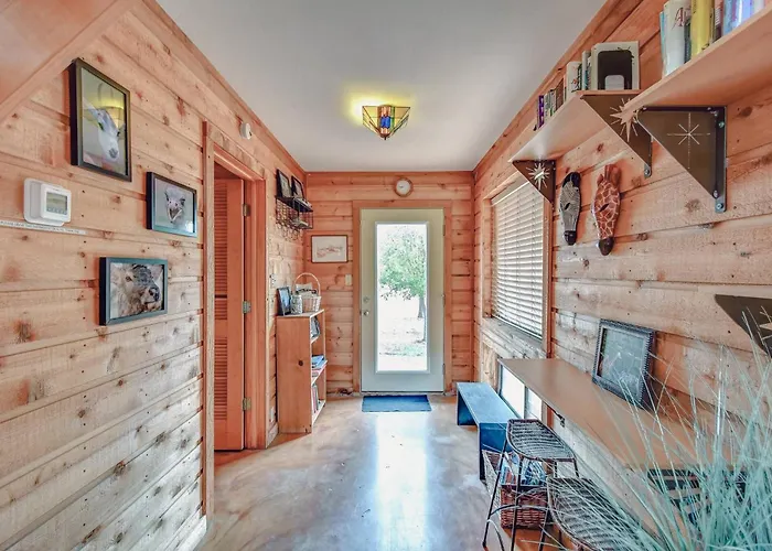 Cliffside Cabin @ High Hope Ranch Cowboy Pool!