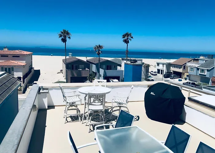 Luxury, Beach House, And Quiet Neighborhood