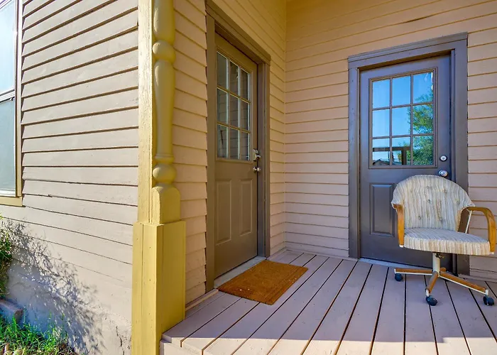 Walkable Location, Fenced Yard: Wickenburg Home!