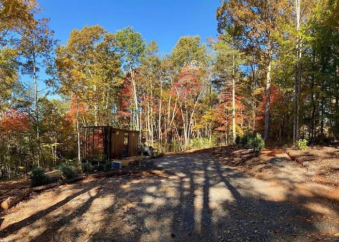 Luxury Mirror House-Private, Hot Tub, 1 Way Glass