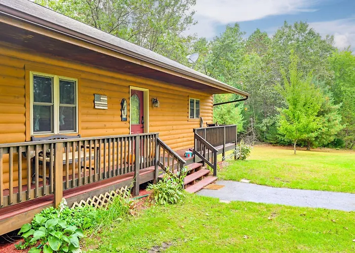 Cozy Northwoods Cabin: Hot Tub, Fire Pit & Trails
