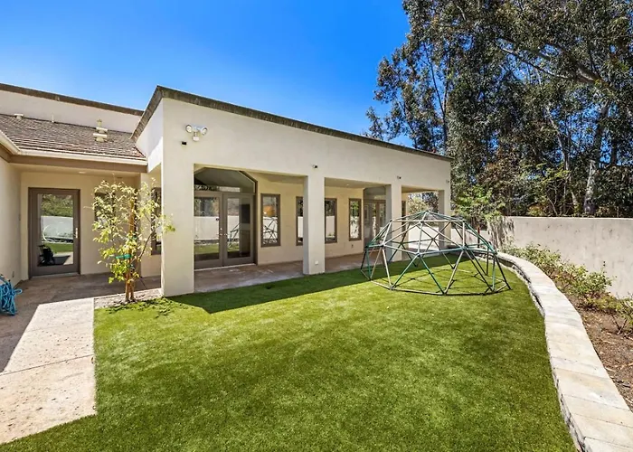 Private Gated 6Br Luxury Estate, Gym, Lake View